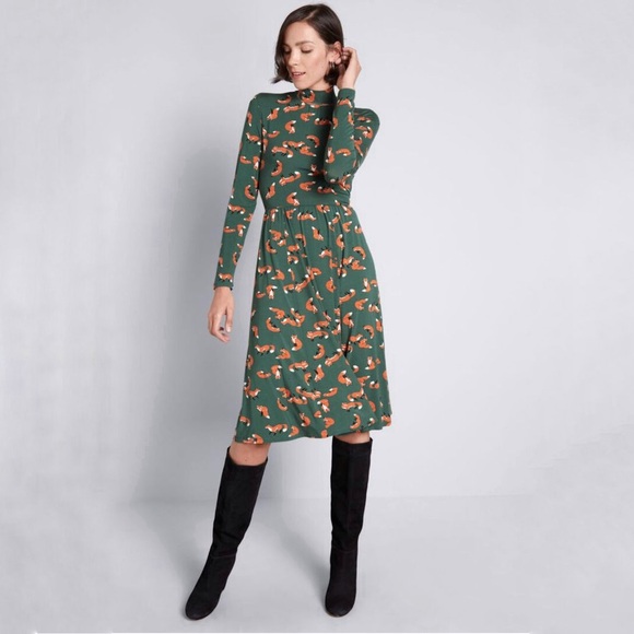 Modcloth Dresses & Skirts - ModCloth Forest Green Mock Turtleneck Midi Dress w/Orange Fox Print, sz Small